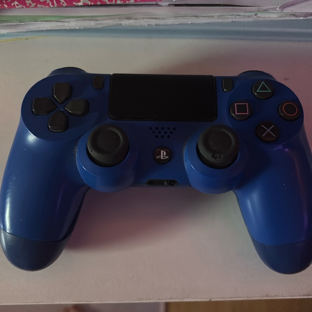 PS4 CONTROLLER